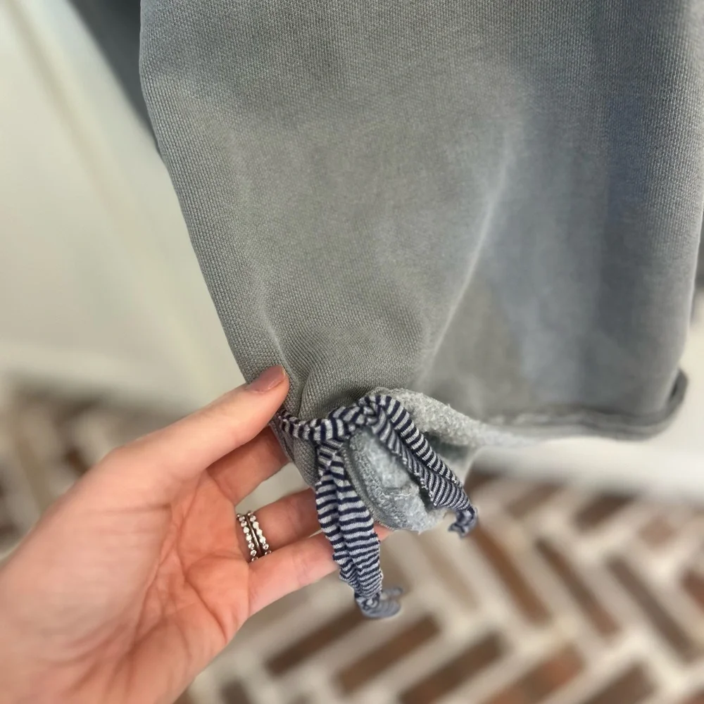 Unk Women's Gray Sweatshirt with Heart Design - Picture 3 of 8